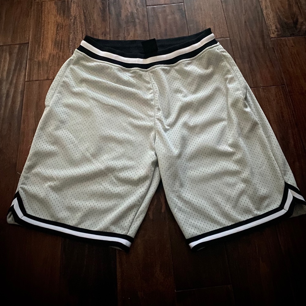 Men’s Light Grey Basketball Shorts
